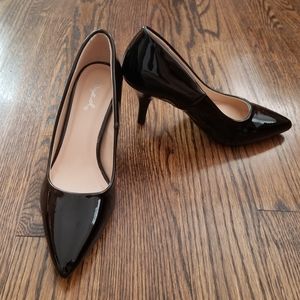 NEW Qupid w BOX Black Faux Patent Leather 5.5